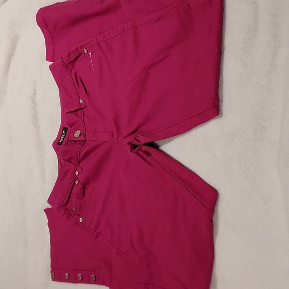 NWOT Women's Allen B. Dark Pink Snap Bottom Straight Leg Jeans Size 6💥💥 - Picture 1 of 13